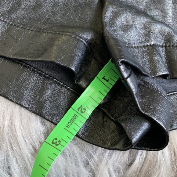 NWOT F21 leather shorts - Picture 8 of 8